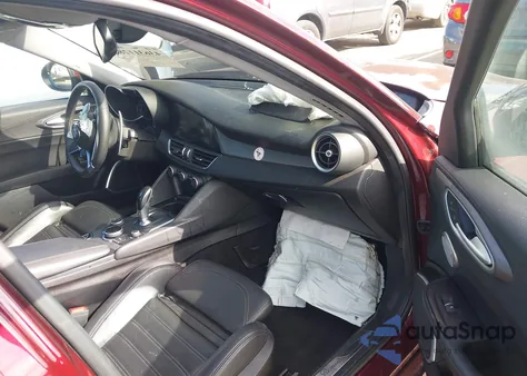 2019 Alfa Romeo Giulia Ti Sport Awd z USA, uszkodzony, nr VIN ZARFANBN0K7608761